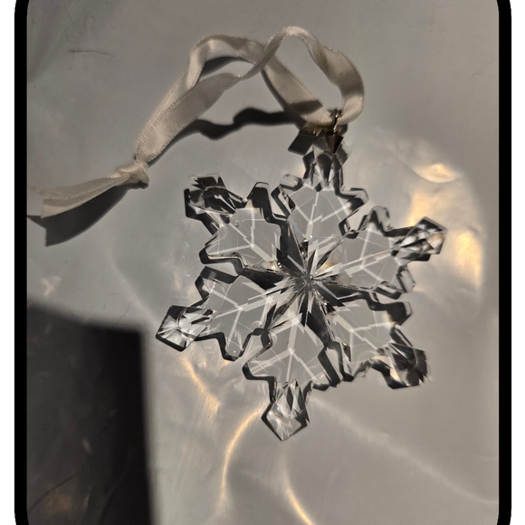 Swarovski Austrian Crystal Holiday Christmas Snowflake 2012 Ornament 2.8"W x 3"H - Picture 2 of 8